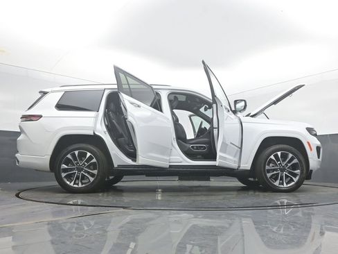 Used 2024 Jeep Grand Cherokee L Overland w/ Advanced Protech Group III AWD/4WD image 61