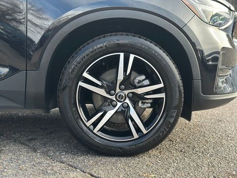 Used 2024 Volvo XC40 B5 Core image 26