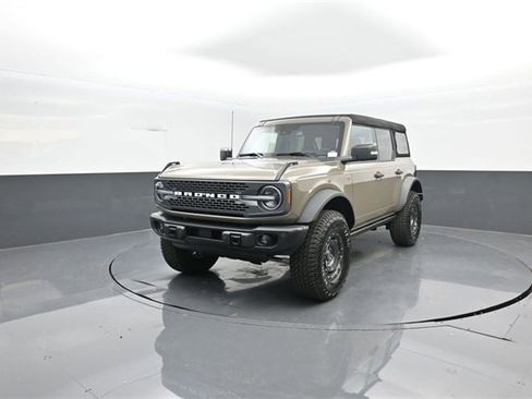New 2025 Ford Bronco Badlands image 1
