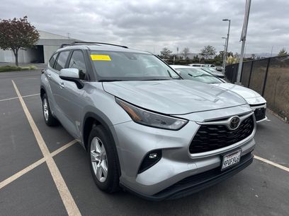 Used 2023 Toyota Highlander LE