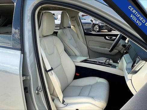 Certified 2025 Volvo XC60 T8 Plus w/ Protection Package Premier image 10