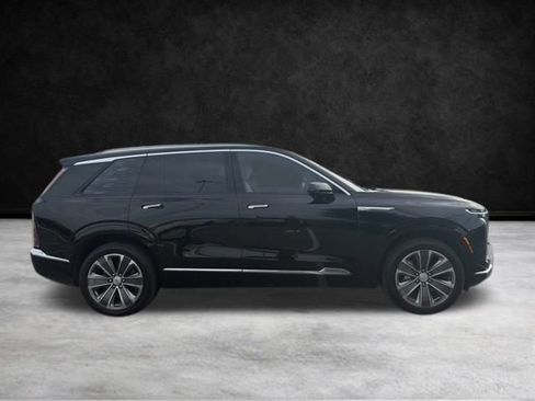 Certified 2026 Cadillac Vistiq Luxury image 5