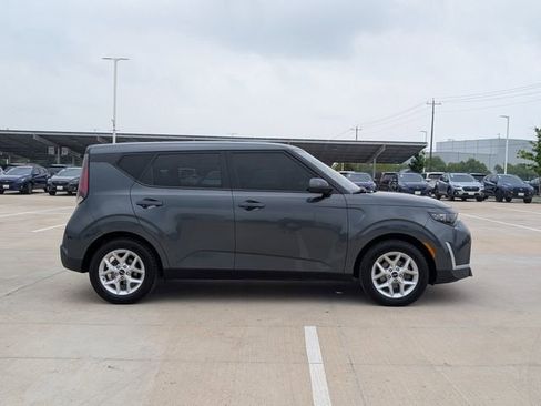 Used 2023 Kia Soul LX w/ LX Technology Package FWD image 6