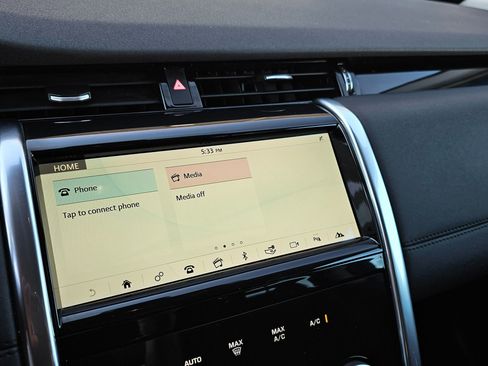 Used 2020 Land Rover Discovery Sport image 31