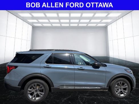 Used 2025 Ford Explorer Active w/ Active Comfort Package AWD/4WD image 7
