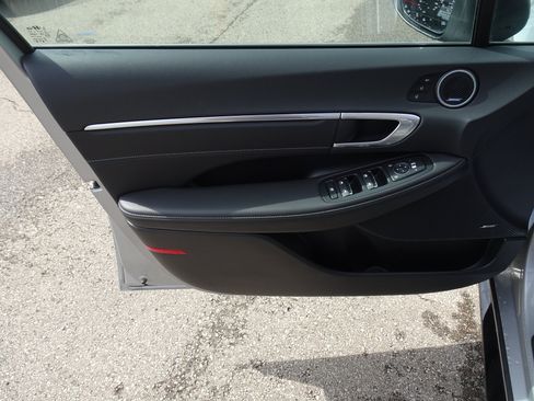Used 2023 Hyundai Sonata Limited FWD image 13