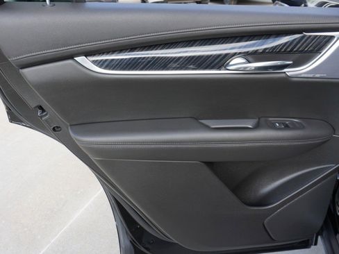 Used 2023 Cadillac XT6 Premium Luxury w/ Technology Package image 37