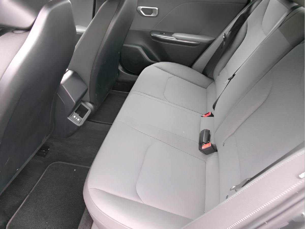 Used 2025 Kia K4 FWD image 9