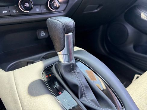 Used 2025 Honda HR-V LX image 8