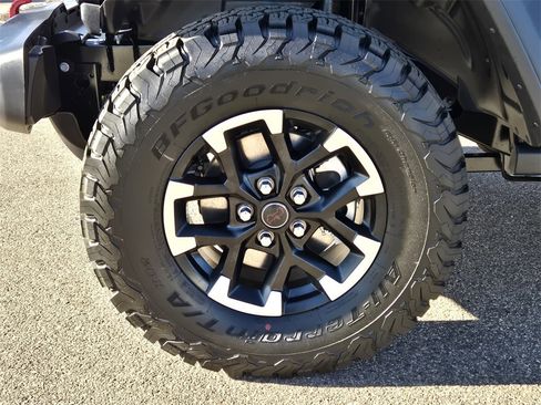 Used 2026 Jeep Wrangler Unlimited Rubicon image 7