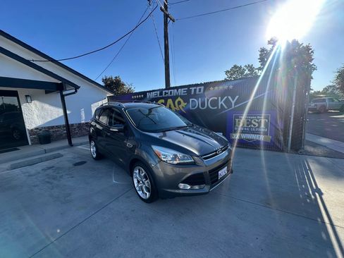 Used 2016 Ford Escape Titanium w/ Equipment Group 301A AWD/4WD image 3