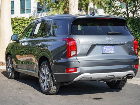Used 2021 Hyundai Palisade Limited FWD image 4