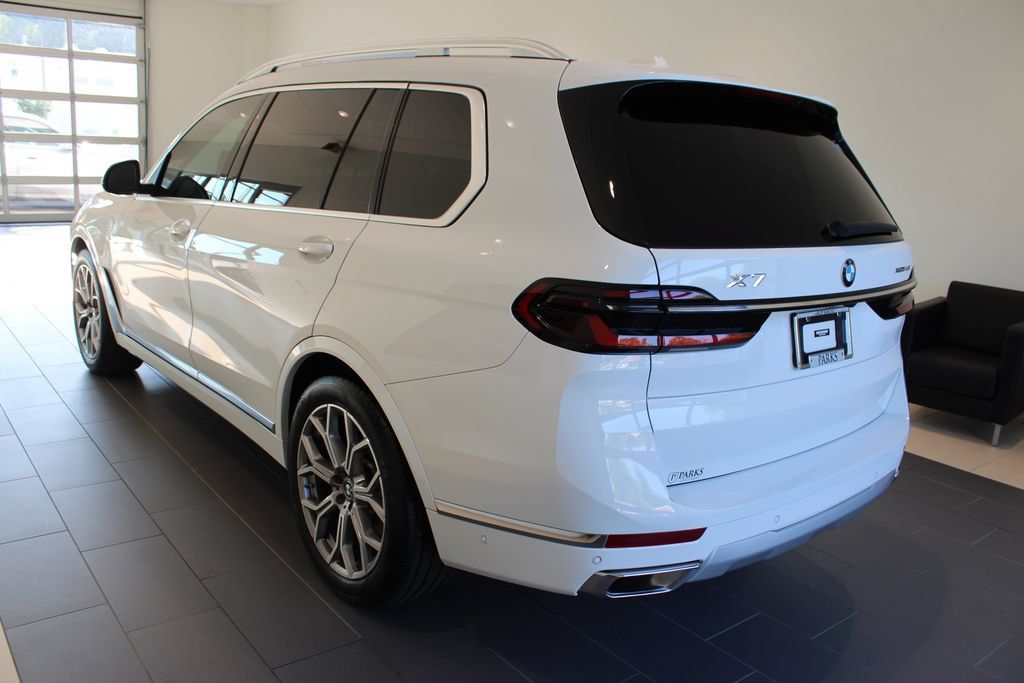 Used 2023 BMW X7 xDrive40i AWD/4WD image 34