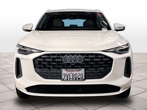 Used 2025 Audi Q5 Premium AWD/4WD image 3