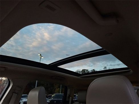 Certified 2022 Lincoln Nautilus Reserve w/ Equipment Group 201A image 16