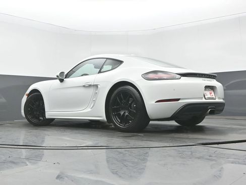 Used 2021 Porsche 718 Cayman RWD image 27