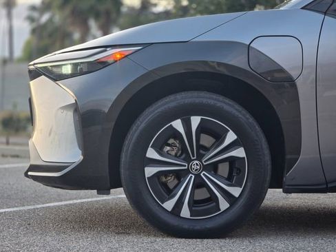 Used 2023 Toyota bZ4X XLE w/ Weather Package AWD/4WD image 16