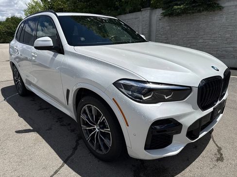Used 2022 BMW X5 xDrive40i w/ M Sport Package AWD/4WD image 8