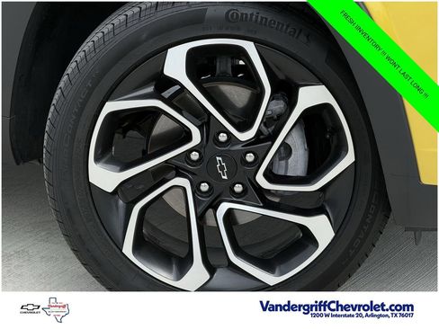 Certified 2025 Chevrolet Trax RS w/ Driver Confidence Package FWD image 9
