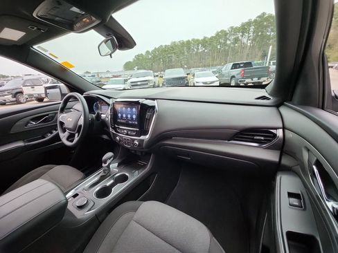 Certified 2023 Chevrolet Traverse LT image 32