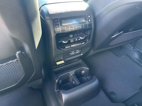 New 2025 Jeep Grand Cherokee L Altitude image 21