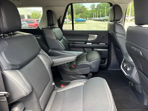 Used 2025 Ford Expedition Max Platinum w/ Driver's Package AWD/4WD image 30