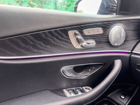 Used 2019 Mercedes-Benz E 300 4MATIC image 21