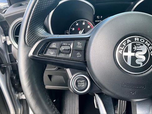 Used 2022 Alfa Romeo Stelvio Ti AWD/4WD image 20