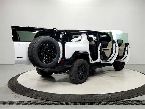 New 2026 GMC Hummer EV SUV image 15