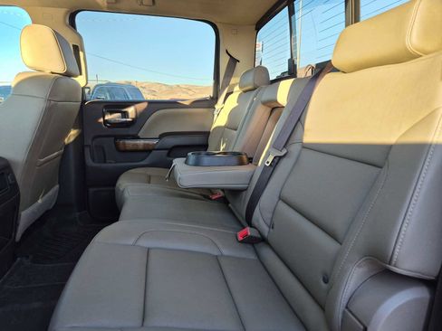 Used 2018 GMC Sierra 1500 SLT image 32