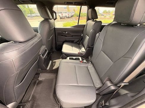 Used 2025 Lexus GX 550 w/ Accessory Package (2T) AWD/4WD image 31