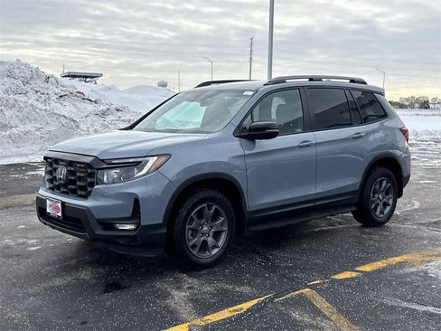 Certified 2024 Honda Passport TrailSport image 5