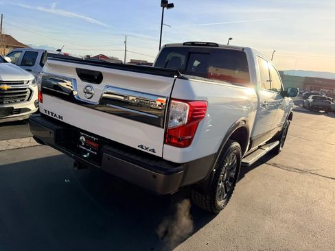 Used 2018 Nissan Titan Platinum Reserve image 4