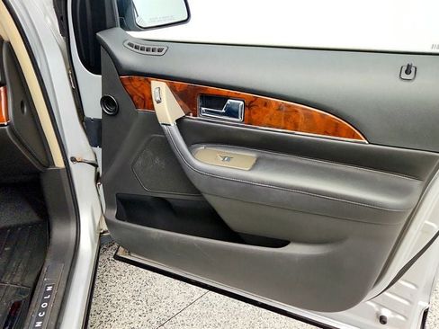 Used 2013 Lincoln MKX AWD image 26