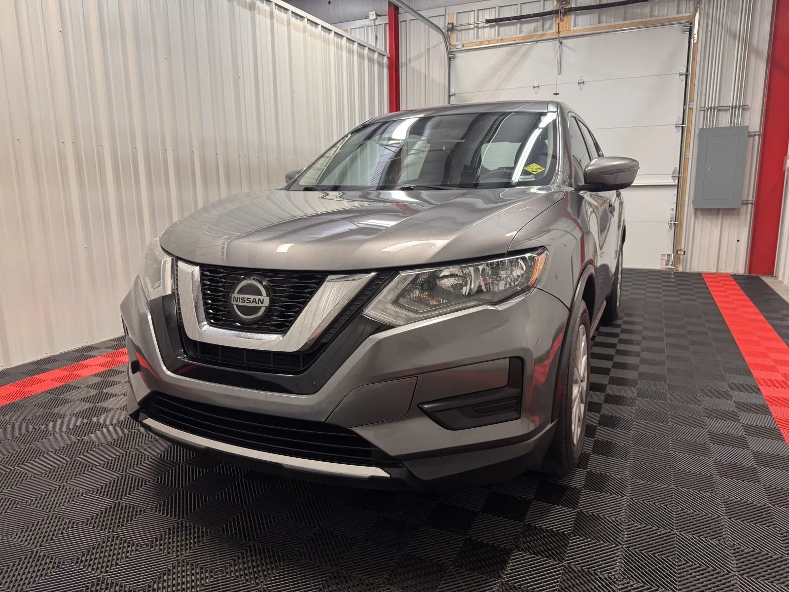 Used 2020 Nissan Rogue S FWD image 9