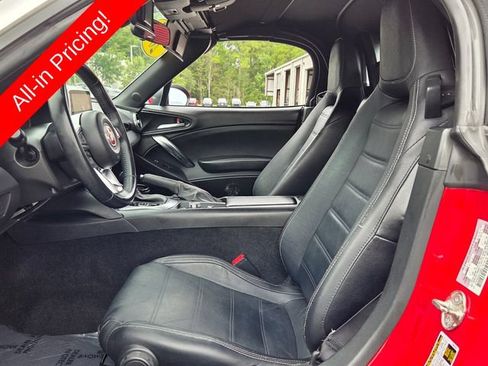 Used 2017 FIAT 124 Spider Lusso RWD image 9
