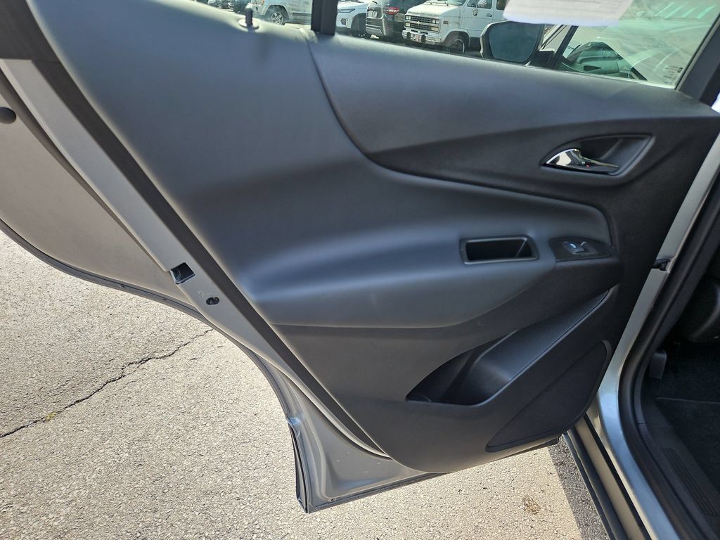 Used 2024 Chevrolet Equinox LT FWD image 19