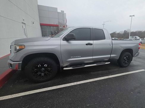 Used 2018 Toyota Tundra SR5 image 7