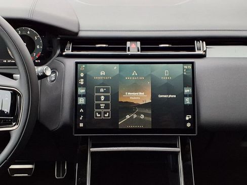 New 2026 Land Rover Range Rover Velar Dynamic SE AWD/4WD image 16