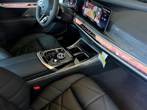 New 2025 BMW 740i image 22