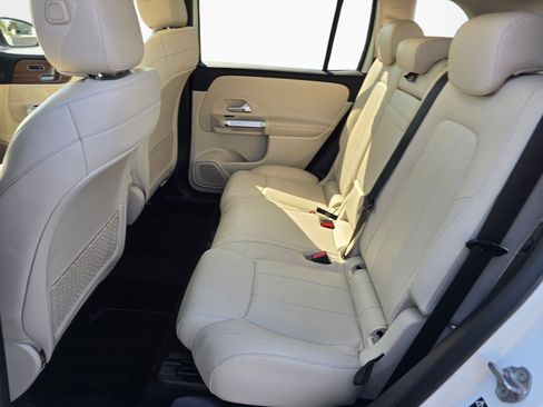 Used 2020 Mercedes-Benz GLB 250 4MATIC image 18