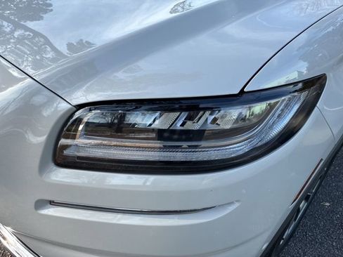 Certified 2022 Lincoln Nautilus Reserve w/ Equipment Group 201A image 10