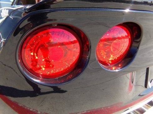 Used 2005 Chevrolet Corvette 1SB Z51 Coupe w/ Preferred Equipment Group image 11