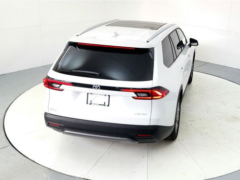 New 2025 Toyota Grand Highlander FWD image 15