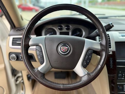 Used 2012 Cadillac Escalade Premium AWD/4WD image 27