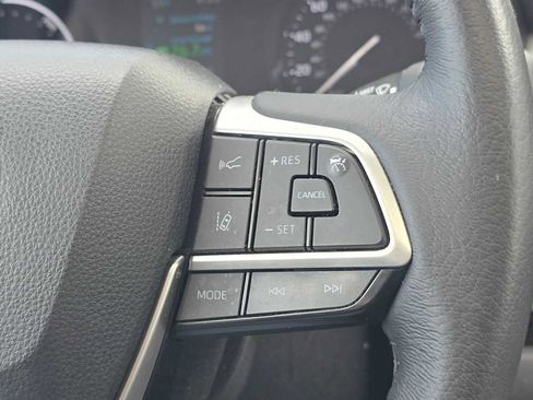 Certified 2021 Toyota Sienna XLE AWD/4WD image 32