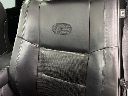 Used 2018 Jeep Grand Cherokee Overland AWD/4WD image 19