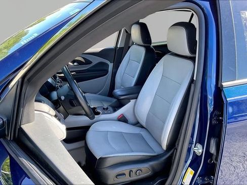 Used 2023 GMC Terrain SLT w/ LPO, Floor Liner Package FWD image 15