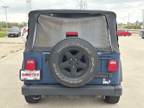 Used 2005 Jeep Wrangler X w/ Tire & Wheel Group (Ecco) AWD/4WD image 7
