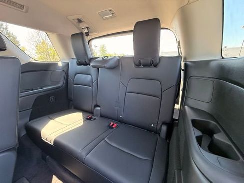 New 2026 Nissan Pathfinder SL image 15
